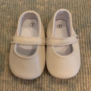 Beautiful white t strap mocassins